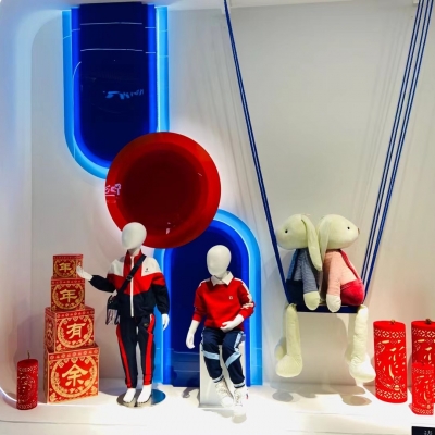 童装模特道具展示